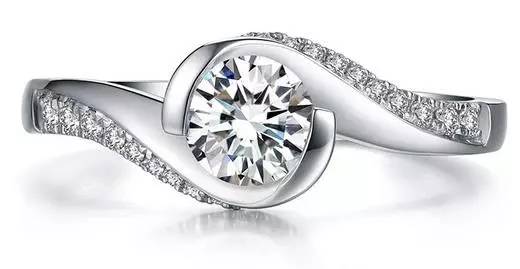 30分裸钻可以做出什么项链,30分的裸钻如何选择