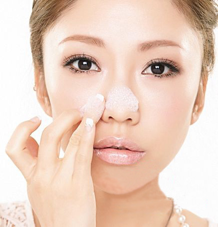 鼻子黑头毛孔粗大怎么收缩毛孔,鼻子毛孔粗大黑头怎么解决