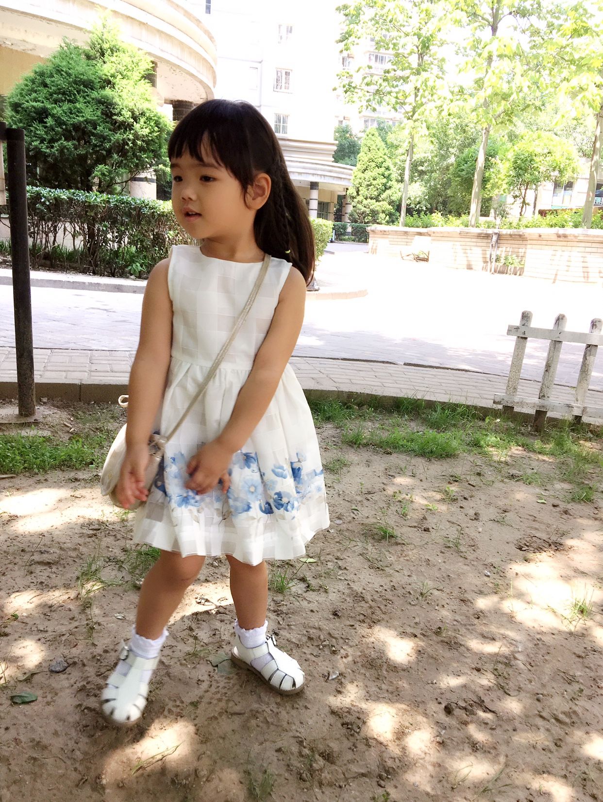 小童装男童1-3岁断码清仓大甩卖,中大童8-12岁童装品牌羽绒服清仓