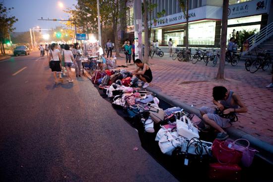 十年前他身家过亿如今流落街头,十年前他财富过亿如今却流落街头