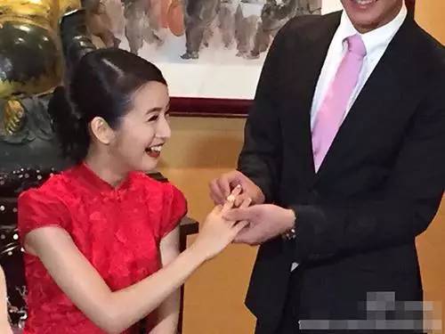 看林心如刘诗诗Angelababy传统婚礼服，谁是最美新娘？