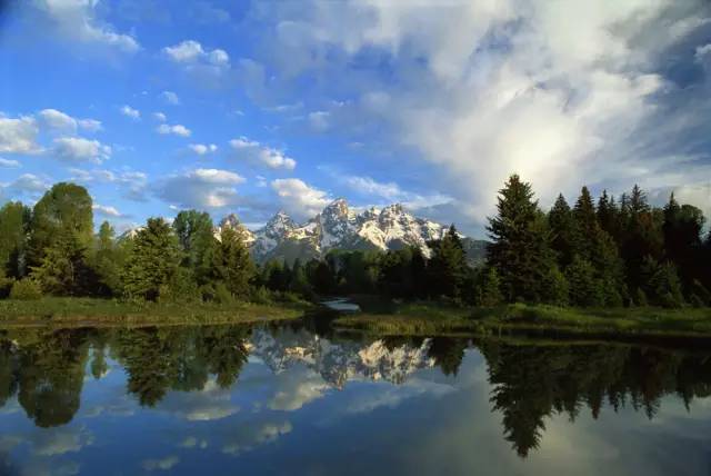 旅游网满足你对旅行的各种需求,个人旅行比跟团旅行的好处