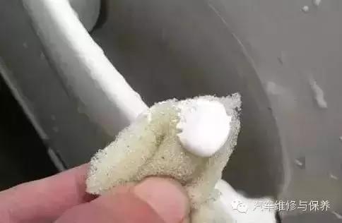 去除车上刮痕的小妙招,车上的小刮痕怎么能处理好