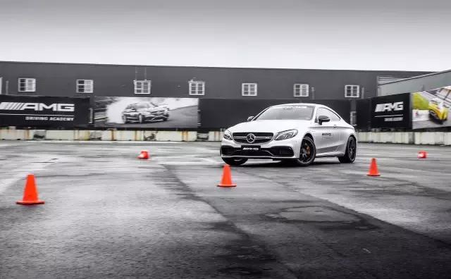 体验AMG驾驶学院：都是赛道暴君，不过容易让人有了新欢忘旧爱