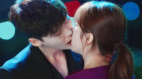 创维酷开账号可以登录几台电视,w两个世界在哪免费观看