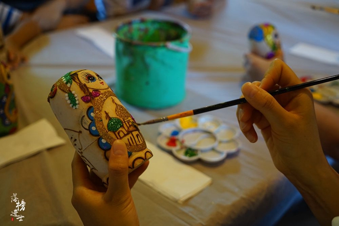 套娃成为俄罗斯传统工艺的原因,套娃为什么是俄罗斯的传统标志