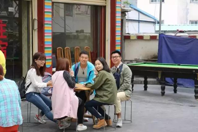 色达红色房子在哪,色达震动的红房子