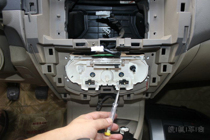 08款骊威空调ac灯关不掉,09款骊威安装倒车影像