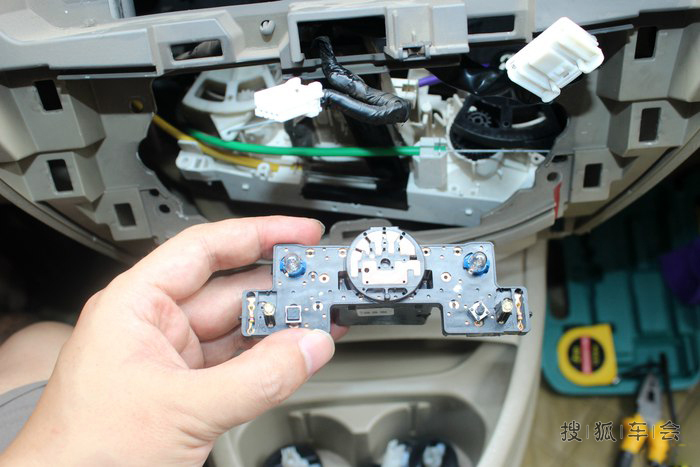 08款骊威空调ac灯关不掉,09款骊威安装倒车影像