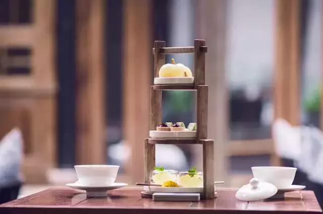 寻“谧”夏花深处|碧潭飘雪，茉莉花开庭院深