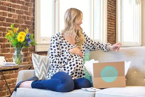 把试衣间搬回家,把服装店搬到了家里衣柜