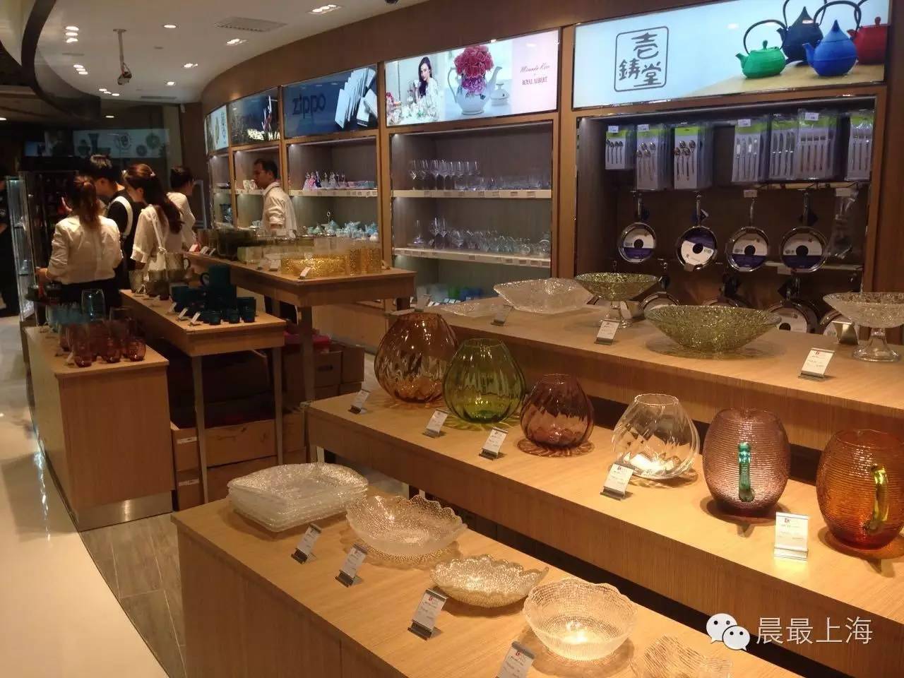 探路子|用尽体内洪荒之力，终于进入中服免税店，结果