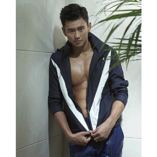 舔屏有一种喷鼻血的方式，叫中国奥运男神！