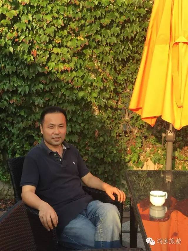 他为莫干山裸心谷提供了最优质的床品之后，干了一件事儿