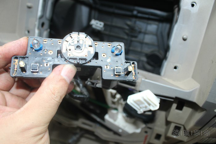 08款骊威空调ac灯关不掉,09款骊威安装倒车影像