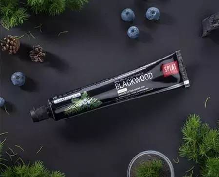 让你牙齿白到发光的网红牙膏,怒刷30次黑卡