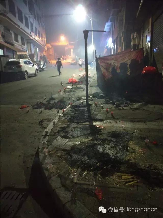 送老客‖中元节留下的残局，谁来为这样的不文明买单？新宁人