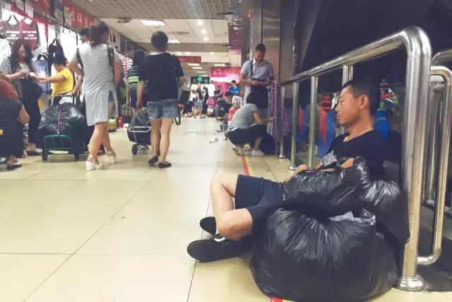 潮人们的“秘密花园”要搬走了，我们替你去看了它消失前的样子