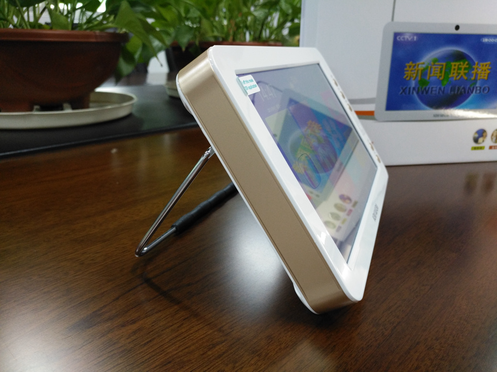 不需流量看高清电视，爱华ITV933移动电视娱乐宝体验