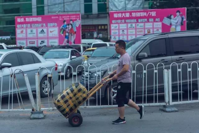 潮人们的“秘密花园”要搬走了，我们替你去看了它消失前的样子