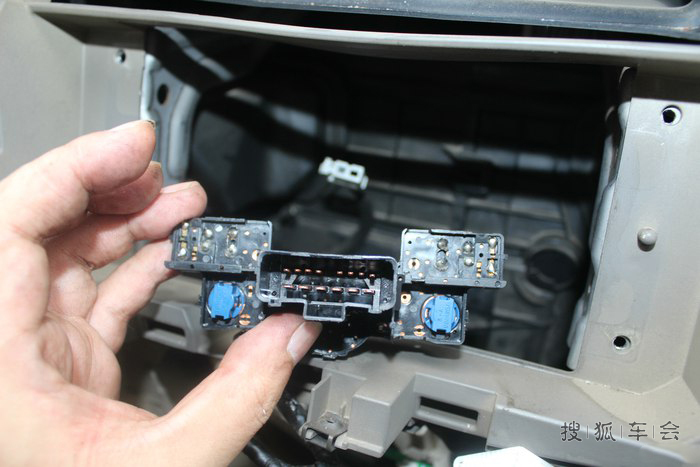 08款骊威空调ac灯关不掉,09款骊威安装倒车影像