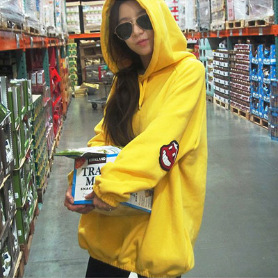 今秋流行女卫衣款式,又潮又时髦的卫衣