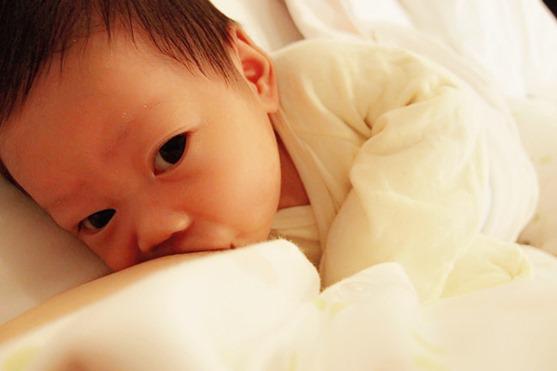 产后奶水不足有什么方法可以喂,产后奶水不足吃什么下奶