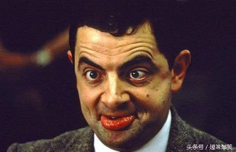 今天第一次看到女朋友下面，黑不溜秋的两片肉，我发飙了。