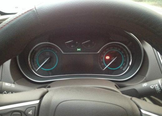 17寸的大脚，给我充足的稳重和自信、君威2.0L用车感受