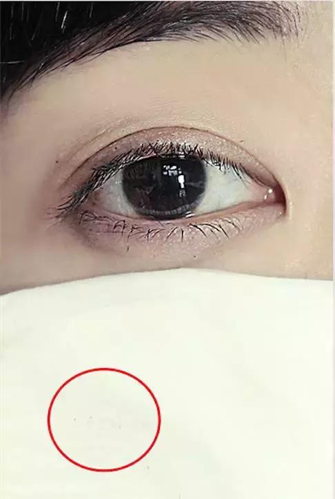 八款睫毛膏裸眼实测:纤细浓密又防水，种草排雷全攻略!