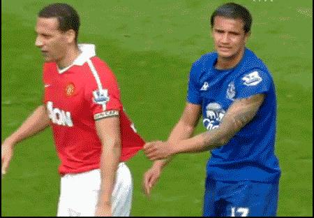 妹纸，下次跑步的时候把裤子弄紧（song）一点啊