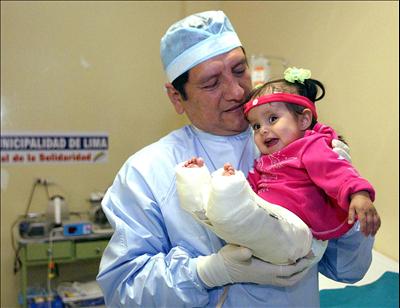 美人鱼生了个没有尾巴的宝宝,生宝宝的美人鱼娃娃