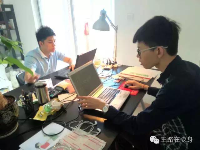 他为女朋友做了一款卫生巾