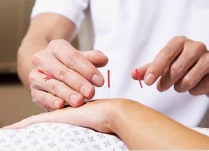 天天玩手机小手指头长个小包,经常玩手机手段起包