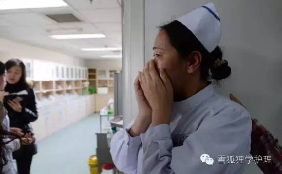 当了护士才知道这个工作很高级,当了医护才知道生命的脆弱