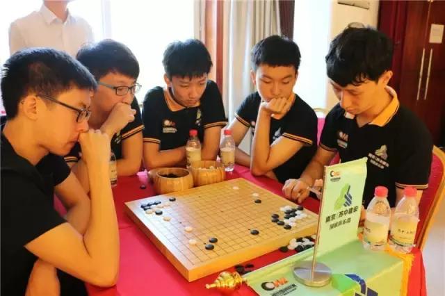 城围联常规赛：南京苏中建设设擂海安县引来棋童无数