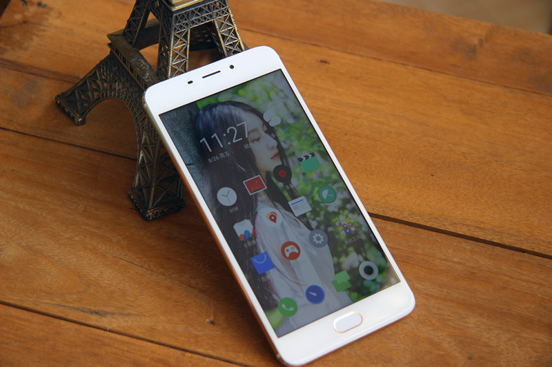 魅蓝e评测,魅族魅蓝e银色配置