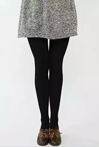 日本迎来大雪，而日本的女生依旧是穿的如此勇猛！