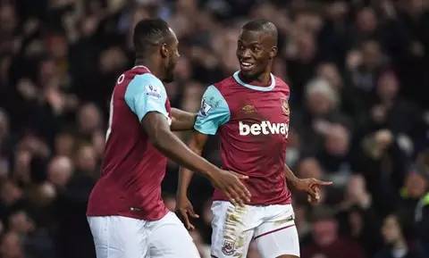 足球场上的你大爷还是你大爷,你大爷还是你大爷踢球