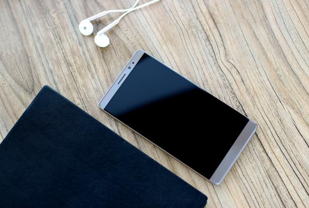 大屏华为mate8性能依旧坚挺,华为mate8经典