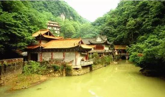 秋老虎时节到哪避暑最好,秋老虎来了要注意什么