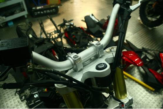 一探究竟！专业拆解告诉你RZ3何以称为“街霸”