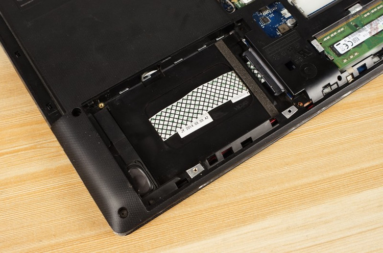 固态硬盘兼容只和主板有关系吗,主板和固态硬盘的兼容性问题