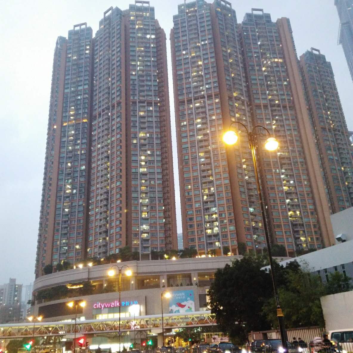 半个小时深圳去香港，就去还没被代购占领的荃湾，尽情吃吃买买