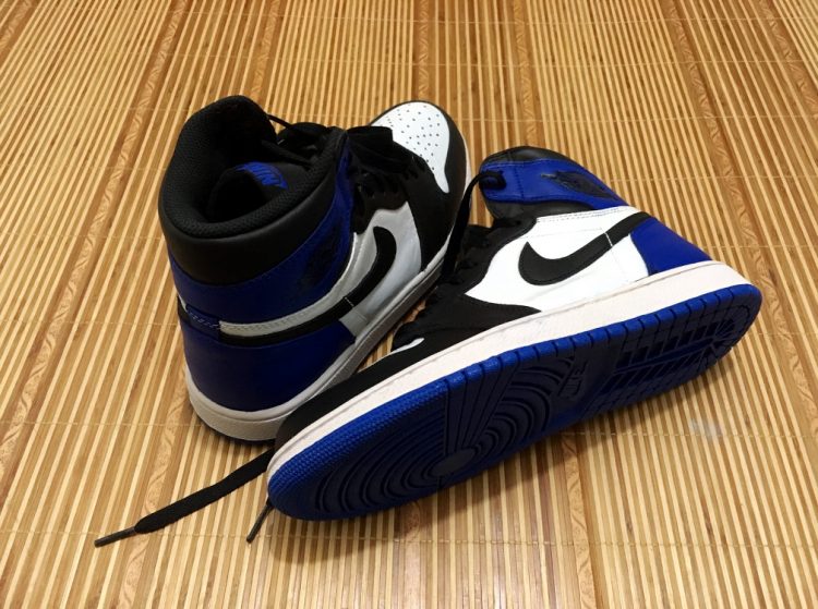 aj1禁穿黑红樱木,aj1倒钩藤原浩低帮真假