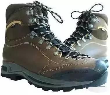 秋天去西藏攻略,徒步去滇藏几月份适合