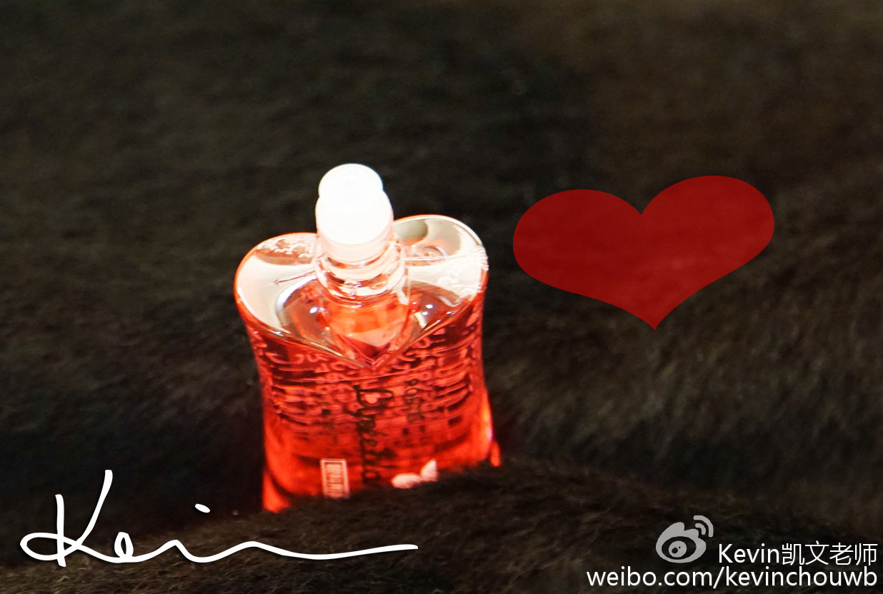 痘痘黑头粉刺用什么化妆品,痘痘粉刺黑头用什么化妆品