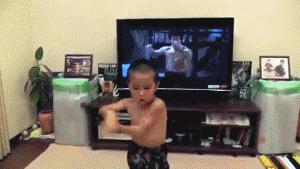 妹纸，下次跑步的时候把裤子弄紧（song）一点啊