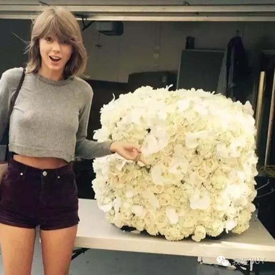 霉霉刘雯,刘雯维密霉霉驻唱