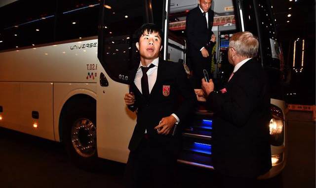 真假都教授！中韩国脚“来自星星的PK”！